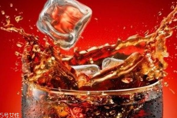 喝可樂會(huì)長胡子嗎 喝可樂的危害