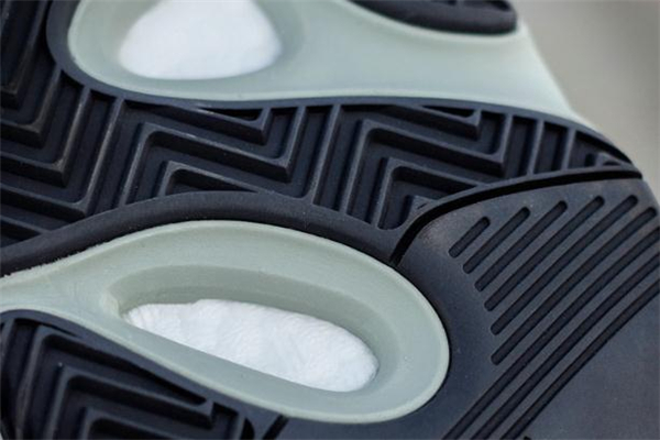 yeezy 700 salt海鹽開(kāi)箱測(cè)評(píng) 上腳非常棒