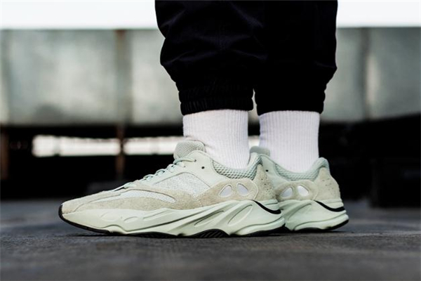 yeezy 700 salt海鹽開(kāi)箱測(cè)評(píng) 上腳非常棒