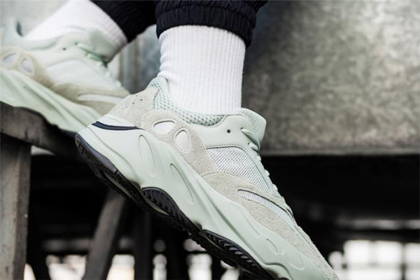 yeezy 700 salt海鹽開(kāi)箱測(cè)評(píng) 上腳非常棒