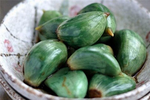 醋泡大蒜為什么會(huì)變綠 屬于正?，F(xiàn)象