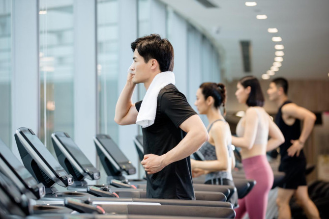 跑步會傷害膝關(guān)節(jié)嗎？注意正確的方法還要補氨糖