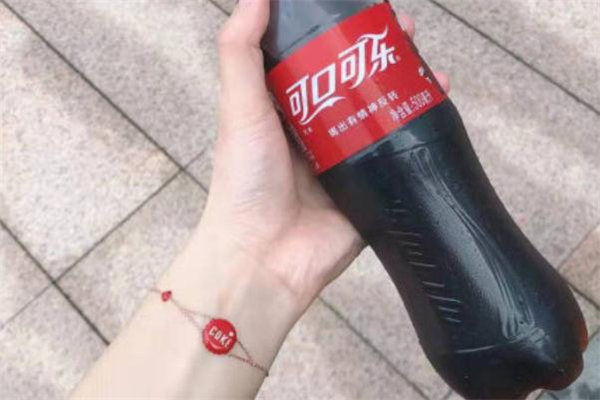 肥宅快樂水手鏈多少錢 周大?？煽诳蓸肥宙渻r格