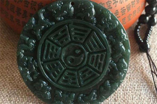和田青玉什么顏色值錢(qián) 和田青玉價(jià)格