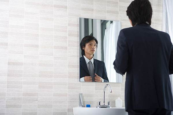 老實(shí)的男生是什么樣的 跟老實(shí)的男生戀愛是什么感覺(jué)