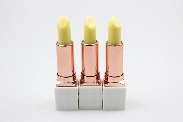 什么時候要護(hù)唇 日常護(hù)唇方法