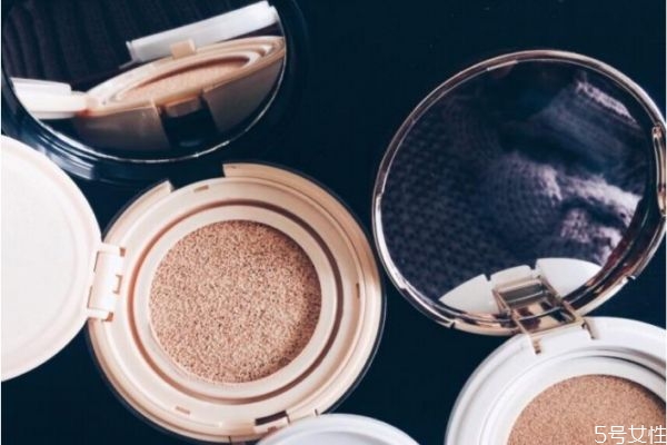 先擦氣墊還是防曬霜 氣墊里面帶防曬還需要另涂嗎 先擦氣墊還是防曬霜 氣墊里面帶防曬還需要另涂嗎