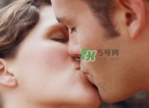 如何接吻更有感覺？如何接吻讓她舒服？