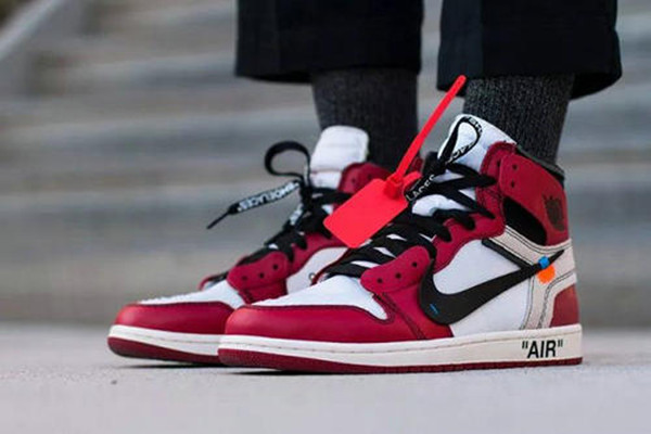aj1 low大學紅發(fā)售價格多少 aj1和af1哪個穿著舒適