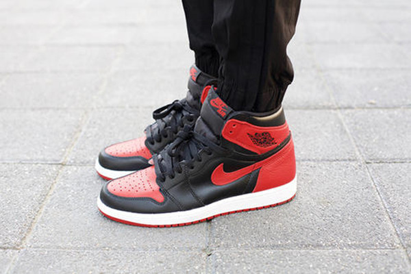 aj1 low大學紅發(fā)售價格多少 aj1和af1哪個穿著舒適