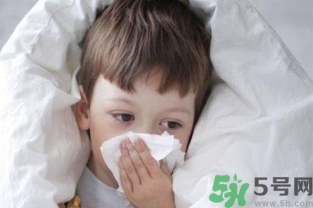 怎么樣用生理鹽水清洗鼻腔？用生理鹽水清理鼻腔的方法？