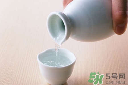 喝白酒能喝出白血病嗎？白血病人能喝酒嗎？