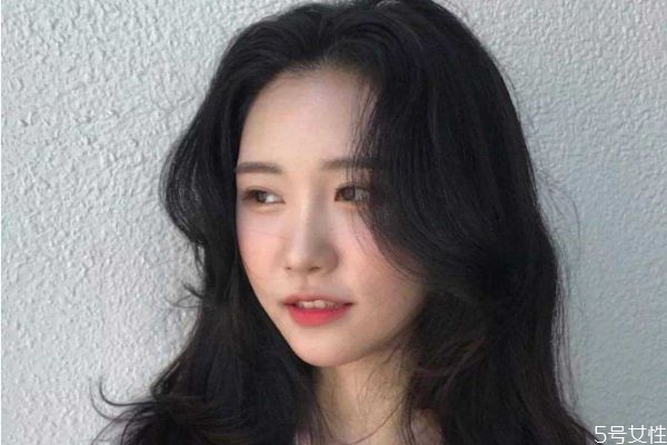 面部嚴(yán)重缺水怎么辦 給皮膚補水的最快的方法