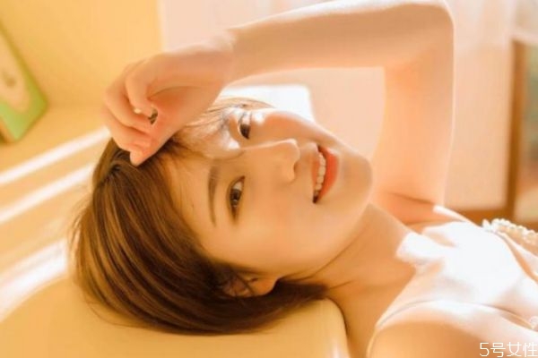 一見(jiàn)鐘情是什么感覺(jué) 一見(jiàn)鐘情的感覺(jué)是怎么樣