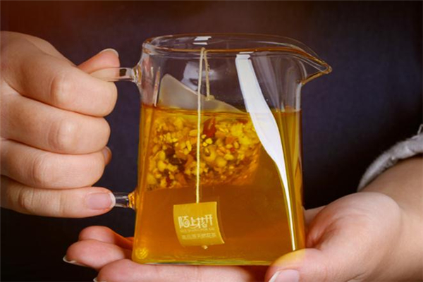 紅豆薏米茶能放冰糖嗎 紅豆薏米茶喝多了會胖嗎