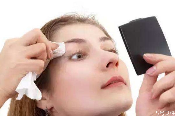 臉部卸妝可不可以用來卸眼妝 卸眼妝用什么卸的干凈