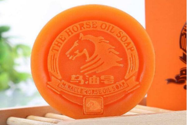 馬油洗面奶的功效與作用 馬油洗面奶好用嗎