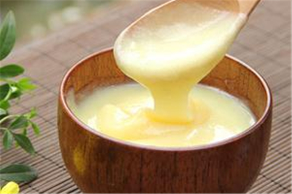 蜂王漿怎么生產(chǎn)出來(lái)的 蜂王漿是怎么形成的