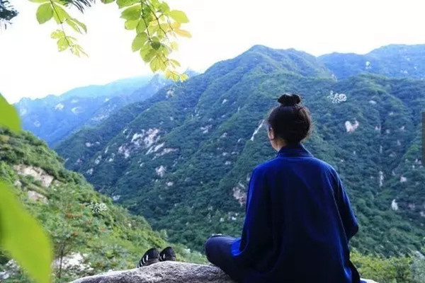 打坐多長時(shí)間合適 打坐的最佳時(shí)間是幾點(diǎn)