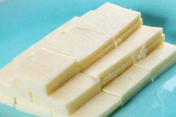奶豆腐會(huì)便秘嗎 奶豆腐對身體的功效