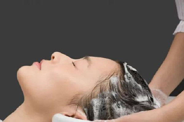 頭發(fā)水療會(huì)損傷發(fā)質(zhì)嗎 頭發(fā)水療對(duì)身體有害嗎