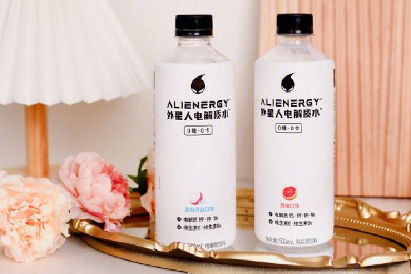 外星人電解質(zhì)水可以當水喝嗎 外星人電解質(zhì)水適合什么人喝