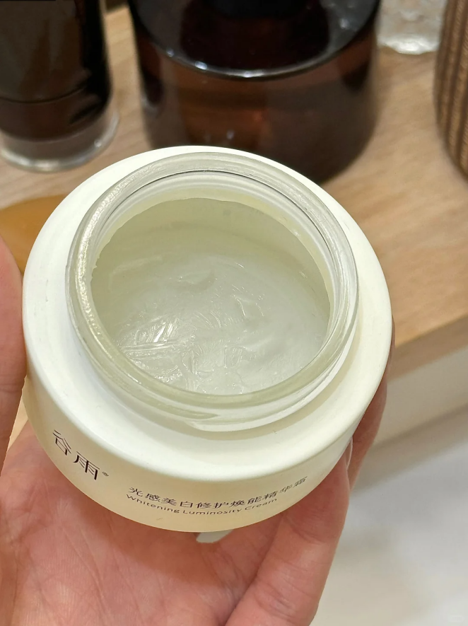 美白淡斑效果好的護膚品！解鎖肌膚煥白的護膚好物